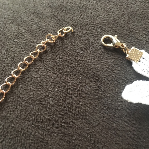 Magnolia Flower Pearl Choker Collar Necklace - Picture 5 of 6